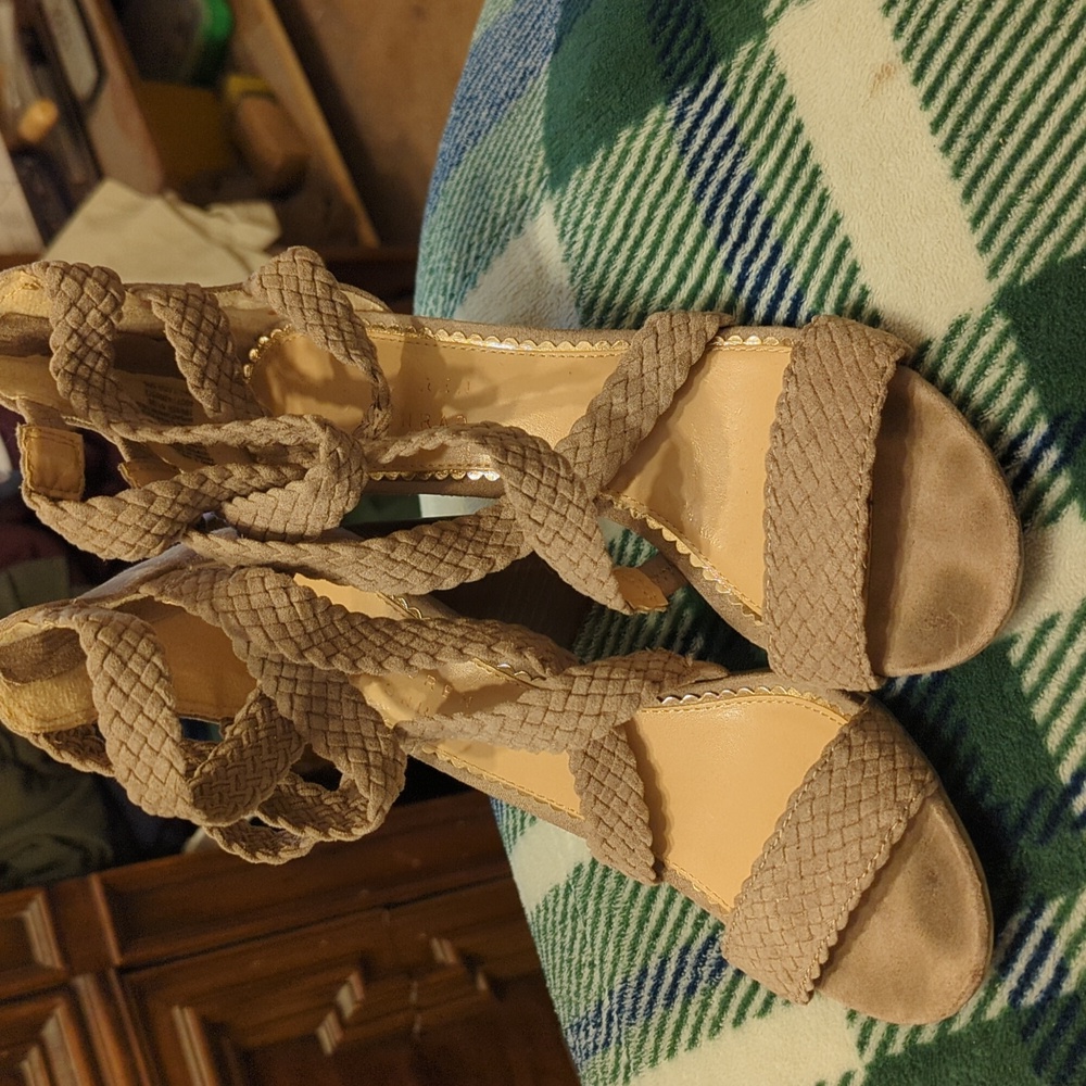 Lauren Conrad Heeled Sandals (Tan)